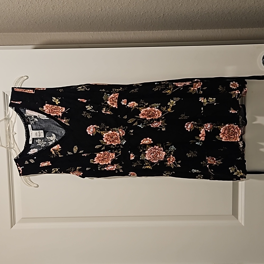 Floral sleeveless dress